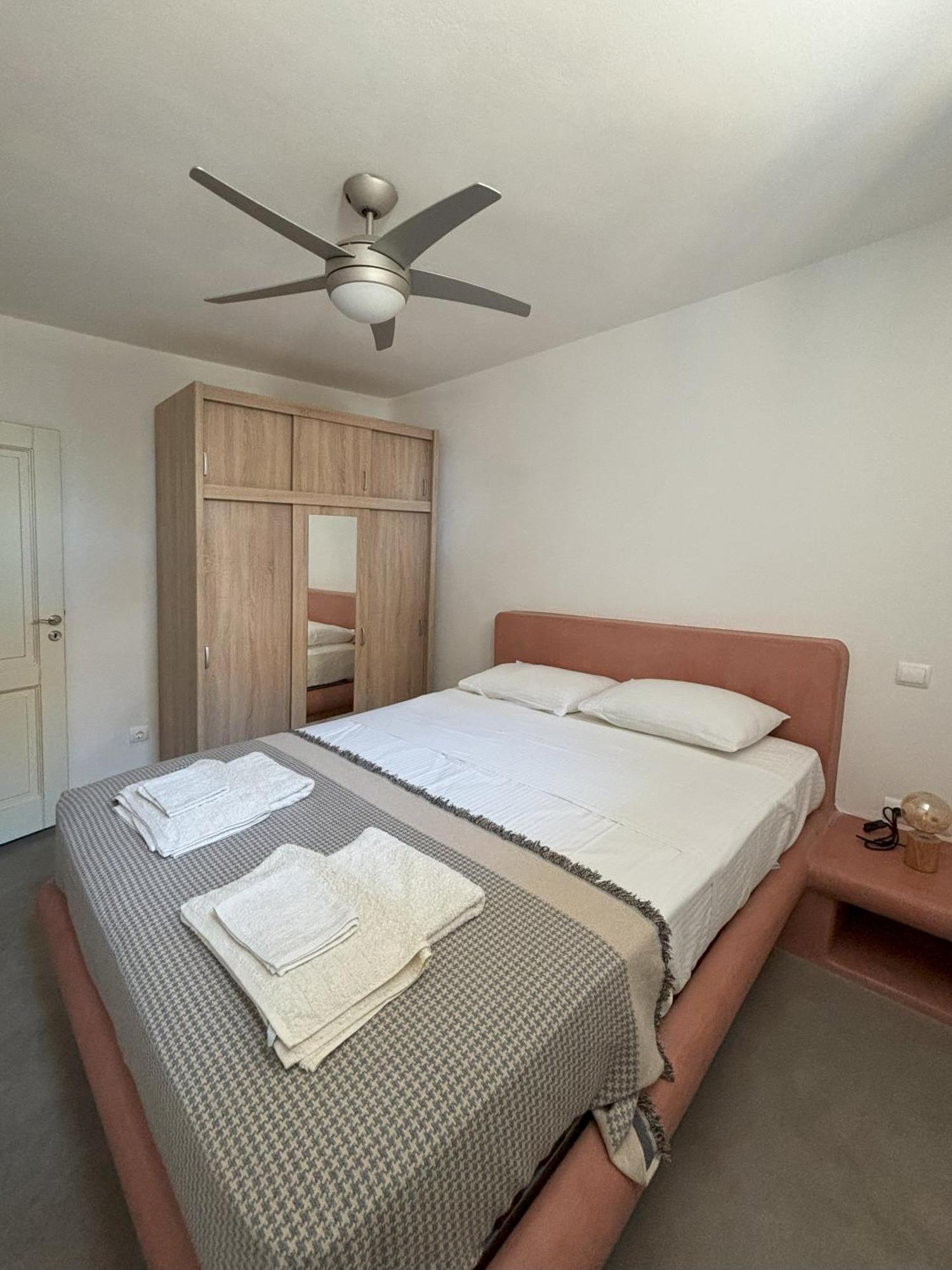Almyra Red Villa كيثنوس المظهر الخارجي الصورة